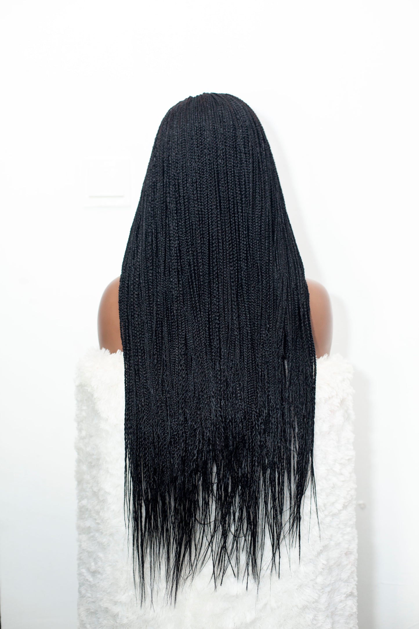 Amber knotless C-part Braids - 26” 5x5 Glueless Closure HD Lace Natural Black
